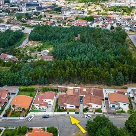 別荘 Charming 3-bedroom House In Trofa, Portugal