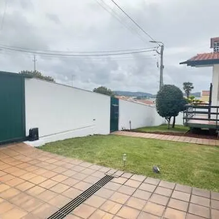 Charming 3-bedroom House In Trofa, Portugal * トロファ