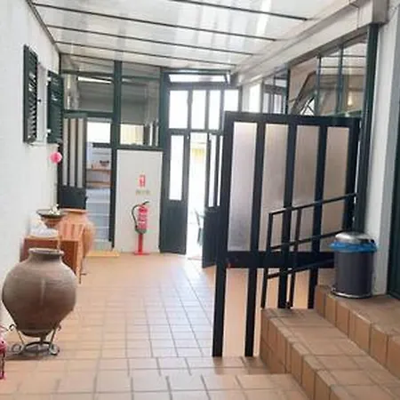 Charming 3-bedroom House In Trofa, Portugal 別荘 トロファ