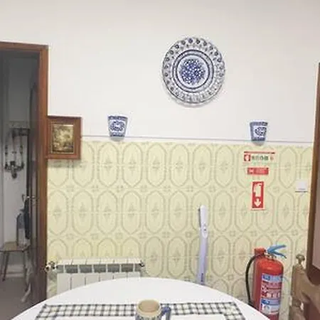 Charming 3-bedroom House In Trofa, Portugal * トロファ