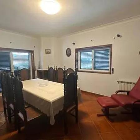 Charming 3-bedroom House In Trofa, Portugal 別荘