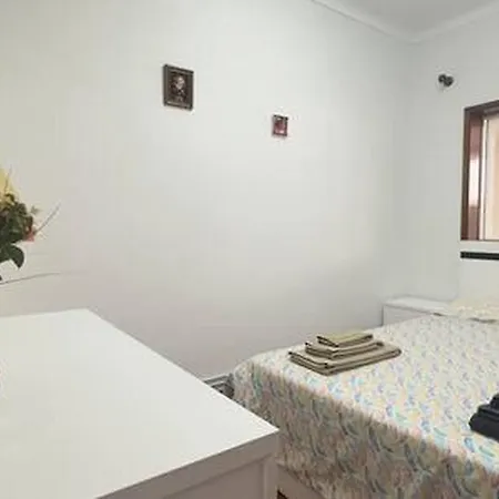 Charming 3-bedroom House In Trofa, Portugal * トロファ