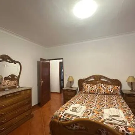 Charming 3-bedroom House In Trofa, Portugal 別荘 トロファ