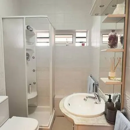 Charming 3-bedroom House In Trofa, Portugal