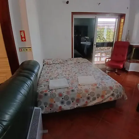 Charming 3-bedroom House In Trofa, Portugal * トロファ