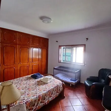Charming 3-bedroom House In Trofa, Portugal 別荘